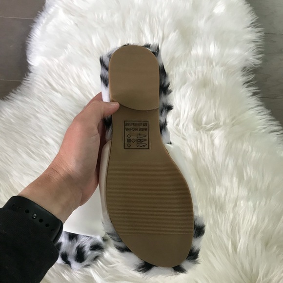 White Fluff Slide with Polka Dot Fur Slipper - Picture 8 of 10
